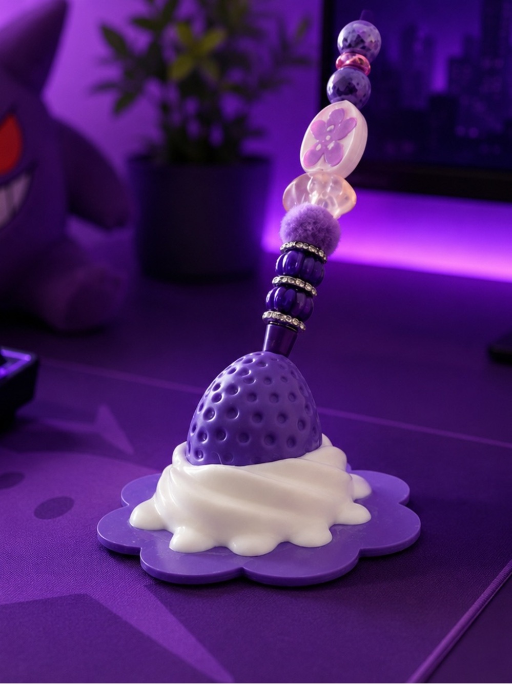 Purple Strawberry & Cream Pen holder
